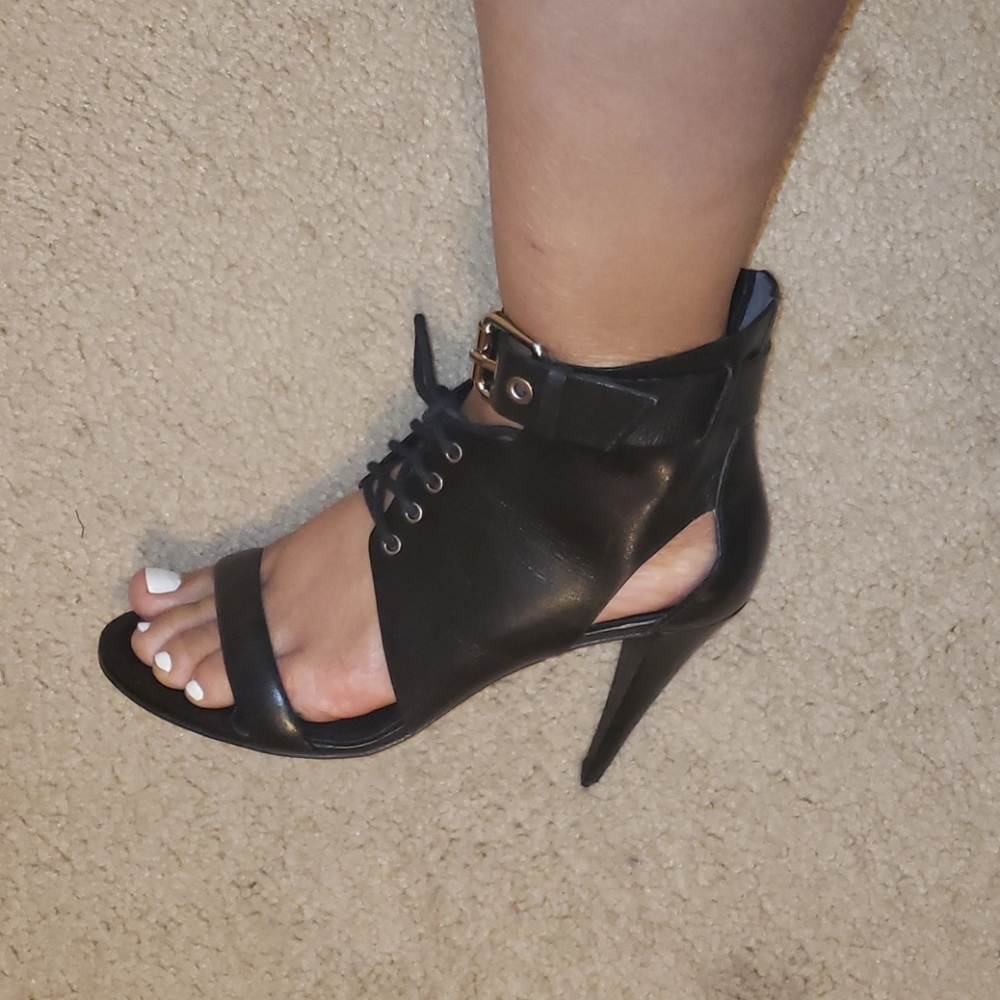 Pour la Victoure real Leather strapped sexy AF Bootie